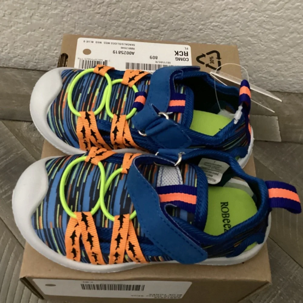 ROBEEZ Splash Water Shoe, size 7